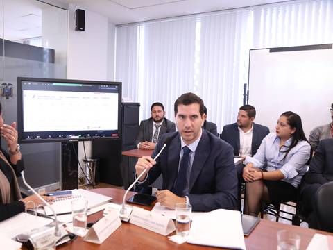 Ministro Roberto Luque compareció ante la Comisión de Gobiernos Autónomos