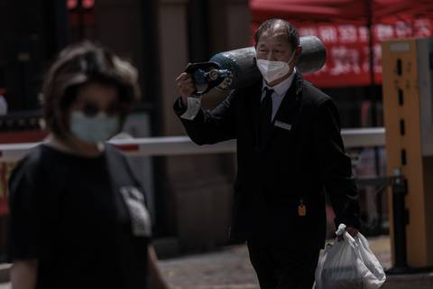 Critican reparto de medicina china en Shanghái
