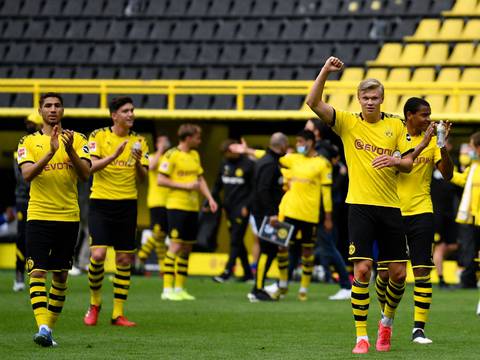 El Borussia Dortmund extrañó a su majestuosa hinchada en el Signal Iduna Park