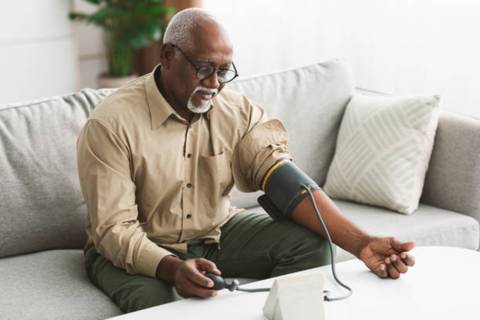 ¿Cuándo es peligrosa la presión arterial baja? Estos son lo síntomas de alerta que tienes la tensión en lo mínimo