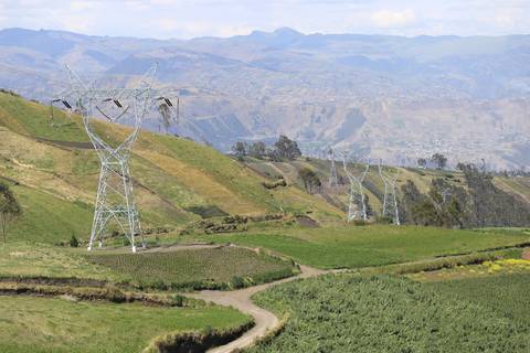 Las opciones de Ecuador para enfrentar estiaje son Colombia o licitar compra de energía de emergencia
