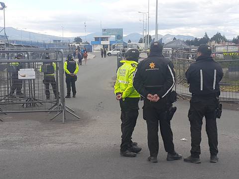 ‘Me soltaron con el afán de que sea paloma mensajera, para indicar que necesitan ayuda mis compañeros que sirven de escudos de las PPL’: el testimonio de guía liberada en cárcel de Cotopaxi  