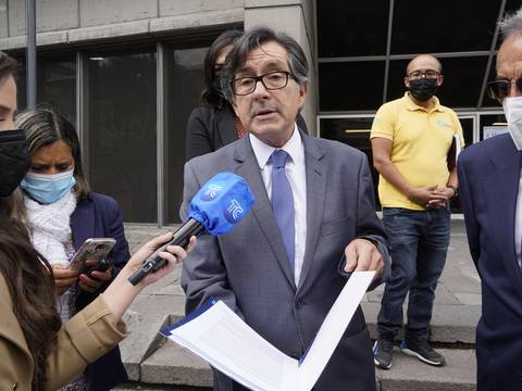 César Montúfar presenta una denuncia para que la Fiscalía investigue dos delitos que permitieron la salida de Jorge Glas de la cárcel