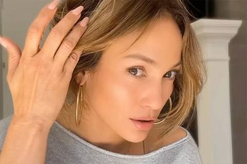 Estas son las cinco vitaminas que toma Jennifer Lopez para tener una piel radiante a sus 54 años