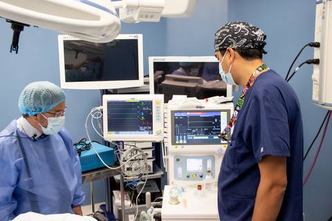Hospital pediátrico Baca Ortiz de Quito cuenta con nuevo sistema móvil  radioquirúrgico 