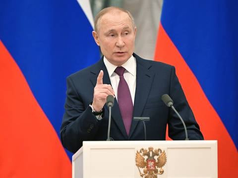 Presidente Vladimir Putin dice que Rusia no quiere guerra en Europa y confirma retiro de algunas tropas cerca de Ucrania