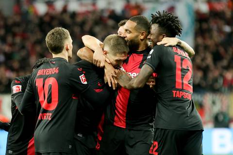 Bayer Leverkusen de Piero Hincapié fija nuevo récord alemán con 33 partidos seguidos sin perder