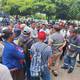 ‘Ya los chulqueros nos están amenazando’, dicen obreros del Municipio de Manta, que vuelven a protestar por sueldos 