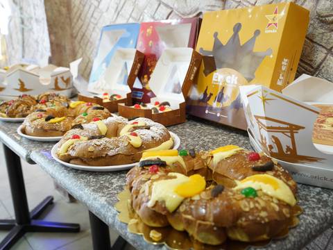 Panaderías tradicionales de Guayaquil se reinventan y sorprenden a sus clientes con variadas roscas de Reyes