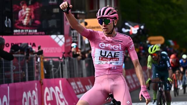 Tadej Pogacar triunfa en la 8.ª etapa del Giro de Italia 2024. Jonathan Narváez fue parte de la fuga