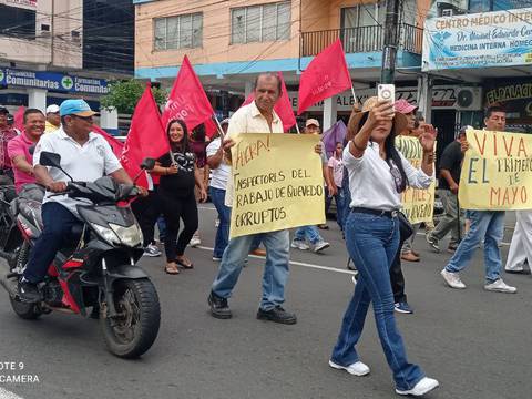 Trabajadores de Los Ríos marcharon para exigir pagos y que se cumplan con derechos laborales