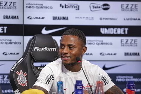 Diego Palacios vuelve a entrenar con normalidad en el Corinthians de Brasil