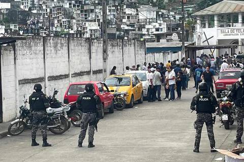 ¿Armas durante sepelio de miembro de Los Choneros en Mocache? La Policía refiere que realizó allanamientos
