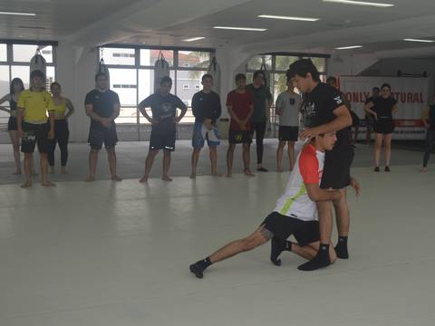 Adrián y Andrés Luna Martinetti dictan seminario de MMA en Samborondón