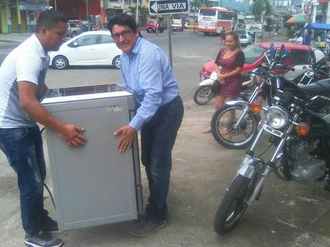 Habitantes de Naranjal reclaman que los obligaron a comprar las cocinas de inducción y que nunca se hicieron las instalaciones para su uso 