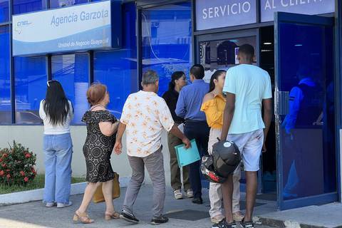 ‘Antes pagábamos menos a estas alturas del año, pero el calor sigue y sube la planilla’:  intenso calor provoca alza del 8 % en el consumo residencial, dice CNEL