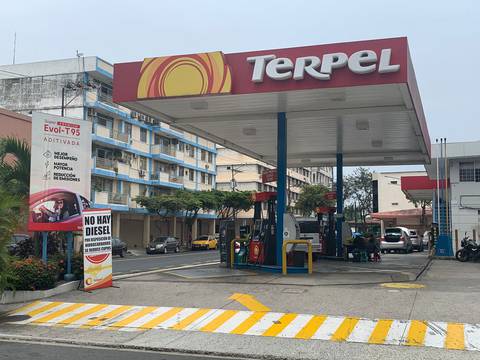 Problemas por cupos de diésel: a una gasolinera de Guayaquil ya se le acabó ese combustible a una semana de que se termine el mes