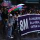 Fuerte lluvia en Guayaquil no detuvo marcha del movimiento feminista 