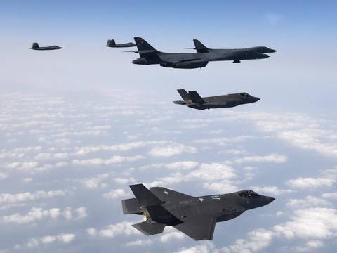 Estados Unidos y Corea del Sur realizan maniobras aéreas en respuesta a amenazas norcoreanas