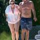 La amistad de Leonardo DiCaprio y Kate Winslet reflejada en una tarde de piscina