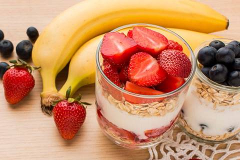 Los dos tipos de frutas que bajan los triglicéridos y cómo consumirlas en la dieta