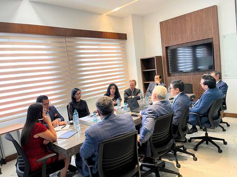 Ministra de Energía se reunió con industriales para coordinar autogeneración de electricidad desde sector privado 