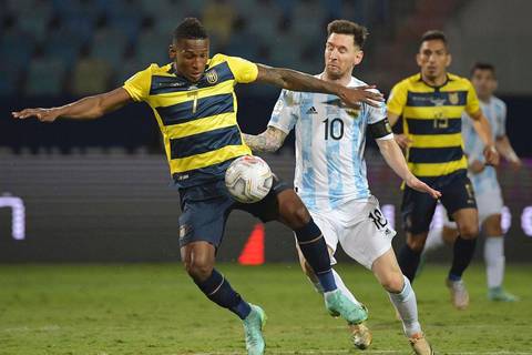 Pervis Estupiñán en el 11 ideal de Copa América