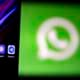 Empleados de WhatsApp monitorean millones de mensajes privados, revela investigación estadounidense