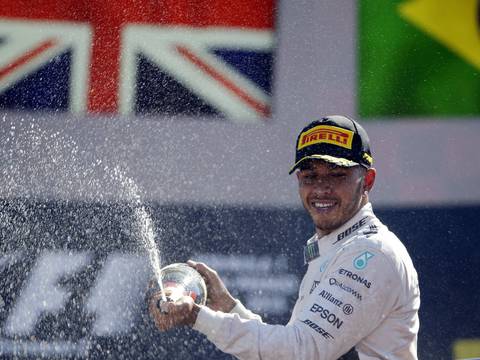 Lewis Hamilton pone suspenso a su victoria del GP de Italia por polémica en neumáticos
