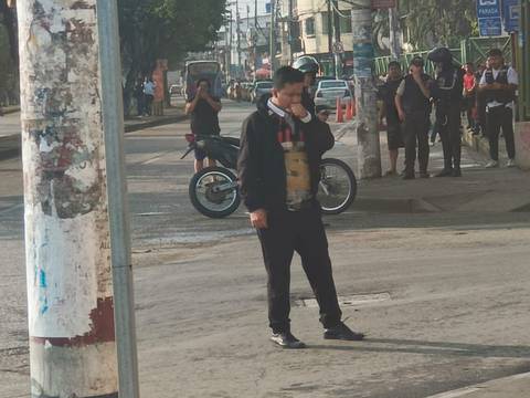 Hay menos compañías de seguridad privada con permiso oficial de operaciones: en medio de la demanda se contrata a conserjes como guardias que custodian urbanizaciones en Guayaquil