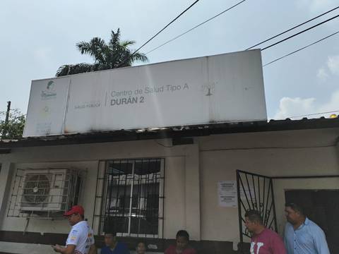 Denuncian falta de insumos y daños en infraestructura de 7 centros de salud de Guayaquil y Durán 