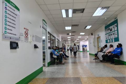 Gerente de hospital del IESS desvirtúa acusación de asambleísta sobre supuestos ‘efectos adversos’ de medicinas para pacientes trasplantados