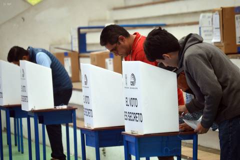 Migrantes ecuatorianos votarán de manera presencial en la segunda vuelta electoral