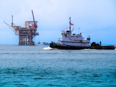 Barcazas e importación de gas, propuestas de Gobierno, generan dudas de que puedan combatir efectivamente apagones