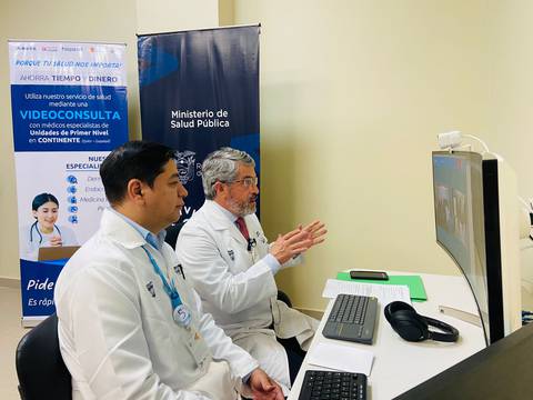 Autoridades verifican funcionamiento de servicio de telemedicina entre el hospital Monte Sinaí y centro de salud en Galápagos 