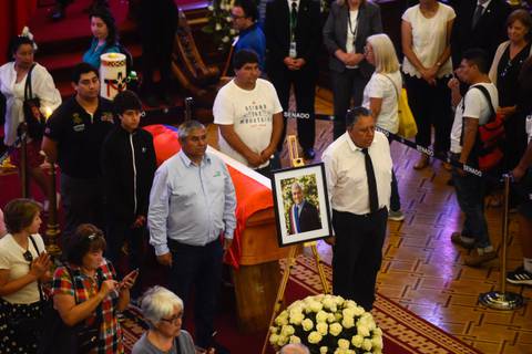 Analizan circunstancias del accidente de Sebastián Piñera mientras sus restos reciben velación en Santiago