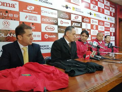 Deportivo Cuenca ya está al mando del técnico Tabaré Silva