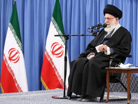 Irán pone como condición levantar las sanciones para volver al pacto nuclear con Estados Unidos