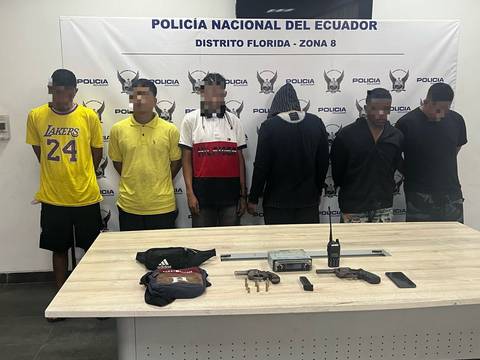 En medio de captura a sujetos implicados en robo a local de ropa, Policía localiza a persona secuestrada en el noroeste de Guayaquil