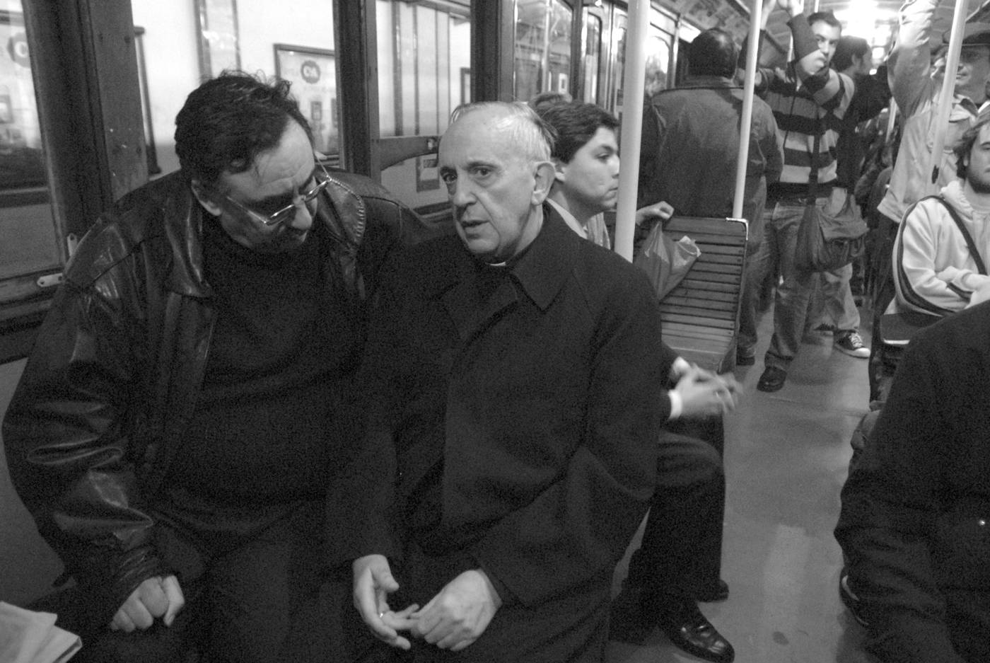 Bergoglio en el metro