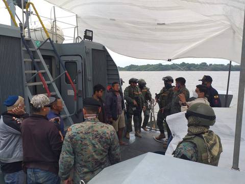 Seis hombres armados son capturados cerca de la isla Puná