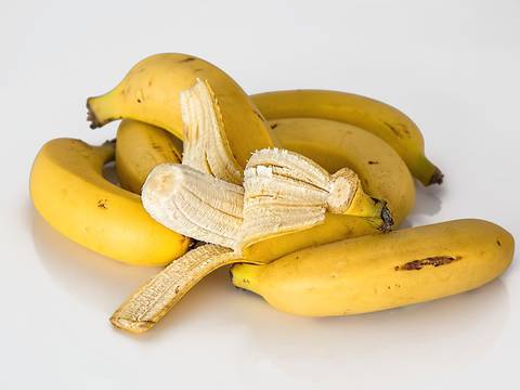 ¿Cuántas cucharadas de azúcar tiene un plátano?: Así puedes controlar tus niveles de glucosa