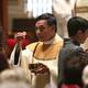 Vietnamita esperó 46 años por la orden de sacerdocio