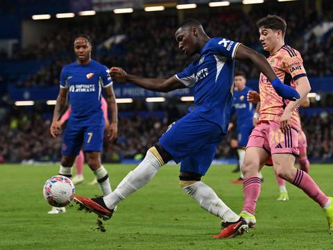 Asistencia de Moisés Caicedo en agónica victoria del Chelsea para avanzar a cuartos de final de la FA Cup