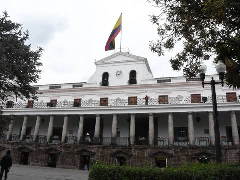 Más del 55 % de ecuatorianos esperan que el nuevo presidente solucione la inseguridad del país