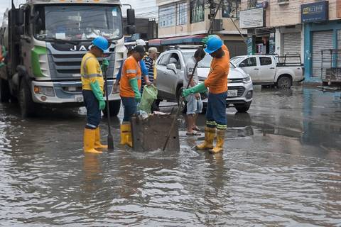 Sectores de Durán se anegaron por intensa lluvia