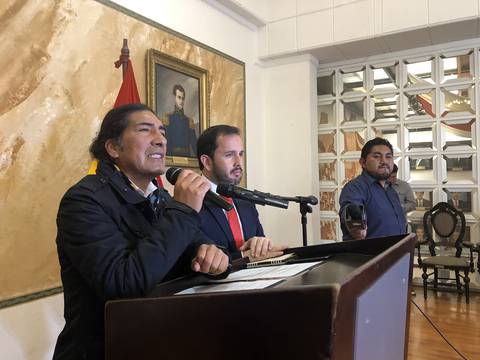 Acuerdos sin fechas tras reunión entre Prefecto del Azuay Yaku Pérez y Ministro Iván Granda