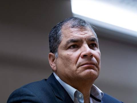 Rafael Correa, citado como jefe de una banda