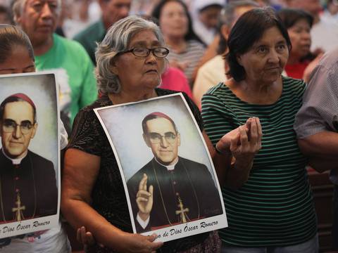 Invitan al papa Francisco al centenario de beato Óscar Arnulfo Romero
