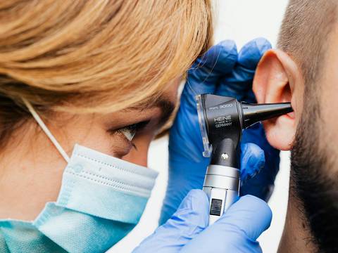 ¿Sabe qué es el tinnitus?: Si percibe un zumbido, murmullos u otro sonido préstele atención a sus oídos